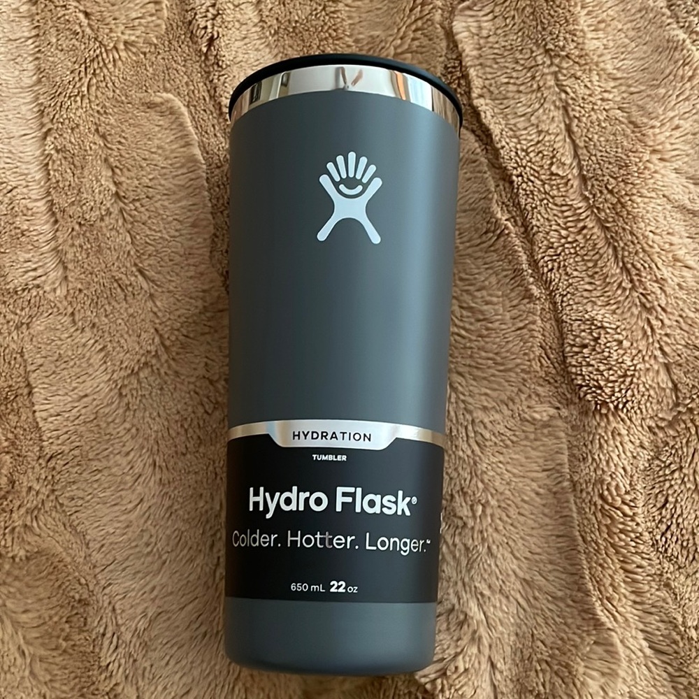 Hydroflask 22 oz tumbler